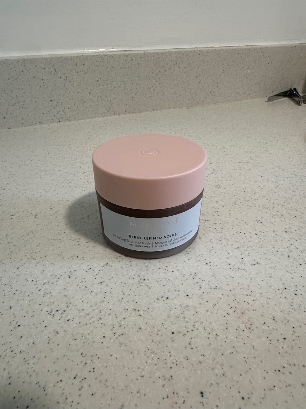 Monat Berry Refined Scrub Mask – Pink